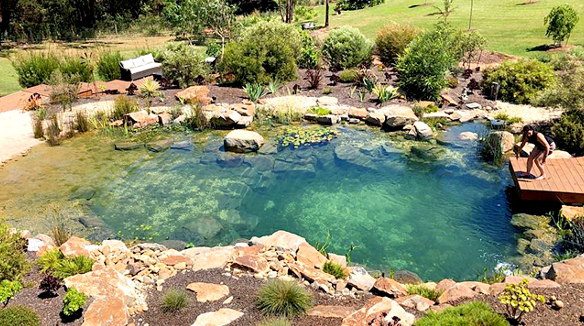 Puedes <strong>nadar</strong> en <br /> tu estanque <br /> <strong>con</strong>Peces.